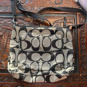 Coach signature Daisy file bag shoulder canvas black